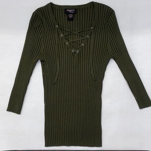 Hooked Up by I.O.T 3/4 Sleeve Top